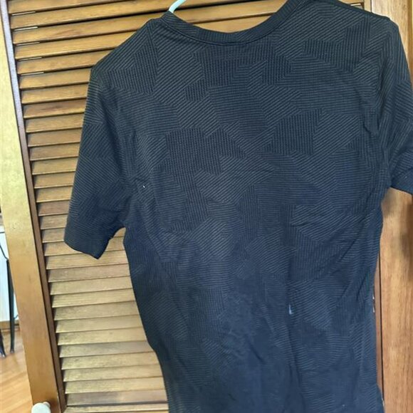 Men's Lululemon Shirt - Picture 2 of 3
